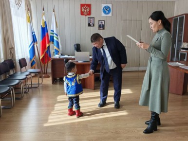 В Улаганском районе 7 молодых семей получили поддержку на улучшение жилищных условий