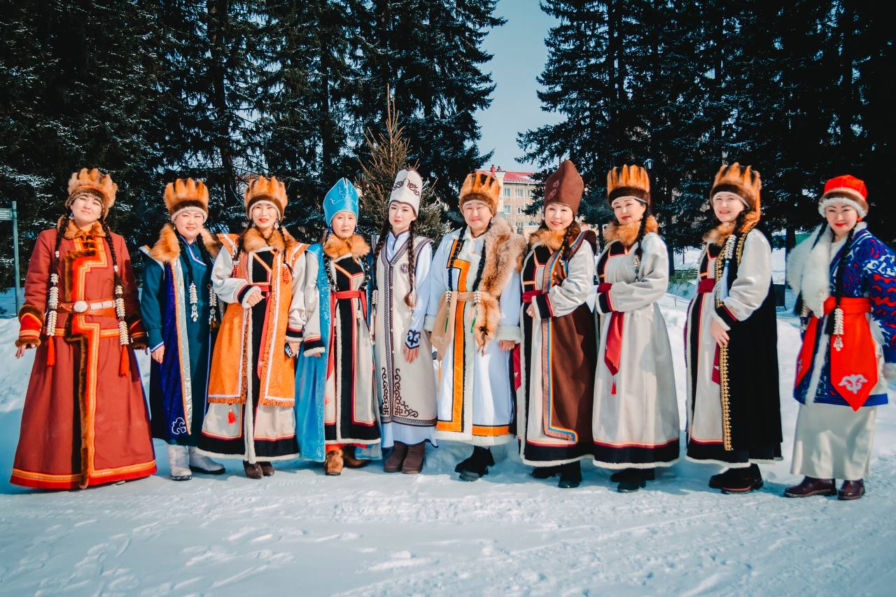 Продолжается приём фотографий с акции «День национального костюма» Продолжается приём фотографий с акции «День национального костюма»