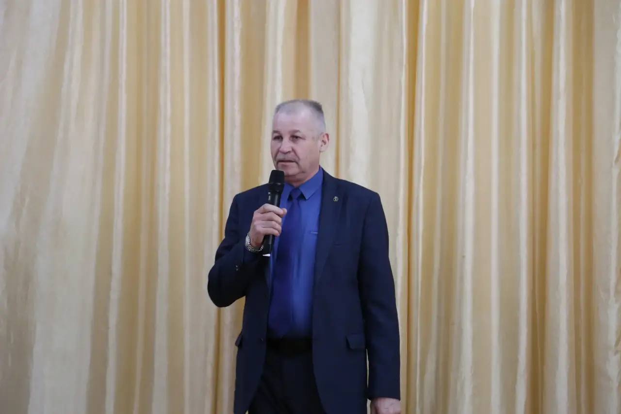 В Горно-Алтайске состоялась церемония посвящения кадетов профильного класса ГАИ В Горно-Алтайске состоялась церемония посвящения кадетов профильного класса ГАИ