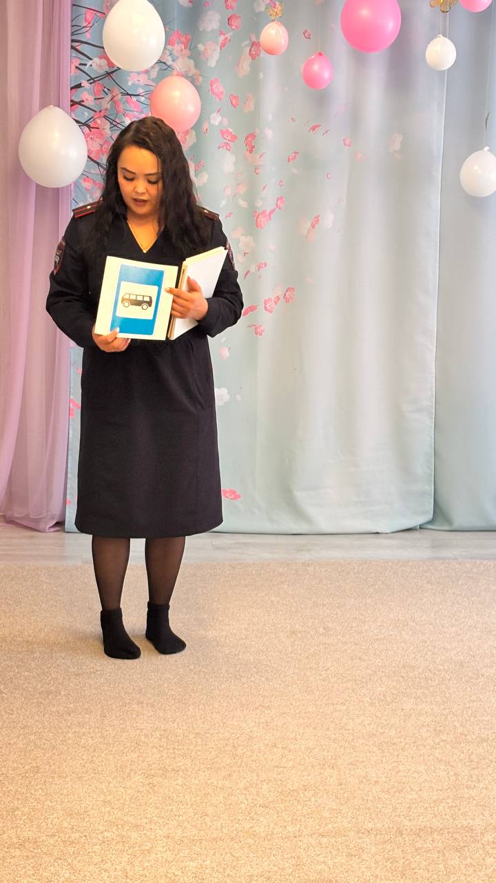 Безопасность начинается с детства: сотрудники ГАИ в гостях у дошколят Безопасность начинается с детства: сотрудники ГАИ в гостях у дошколят