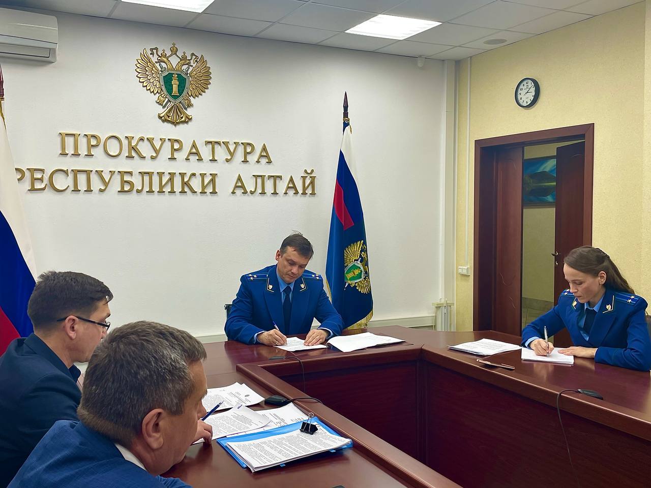 В прокуратуре Республики Алтай проведено заседание межведомственной рабочей группы по вопросам защиты прав предпринимателей В прокуратуре Республики Алтай проведено заседание межведомственной рабочей группы по вопросам защиты прав предпринимателей
