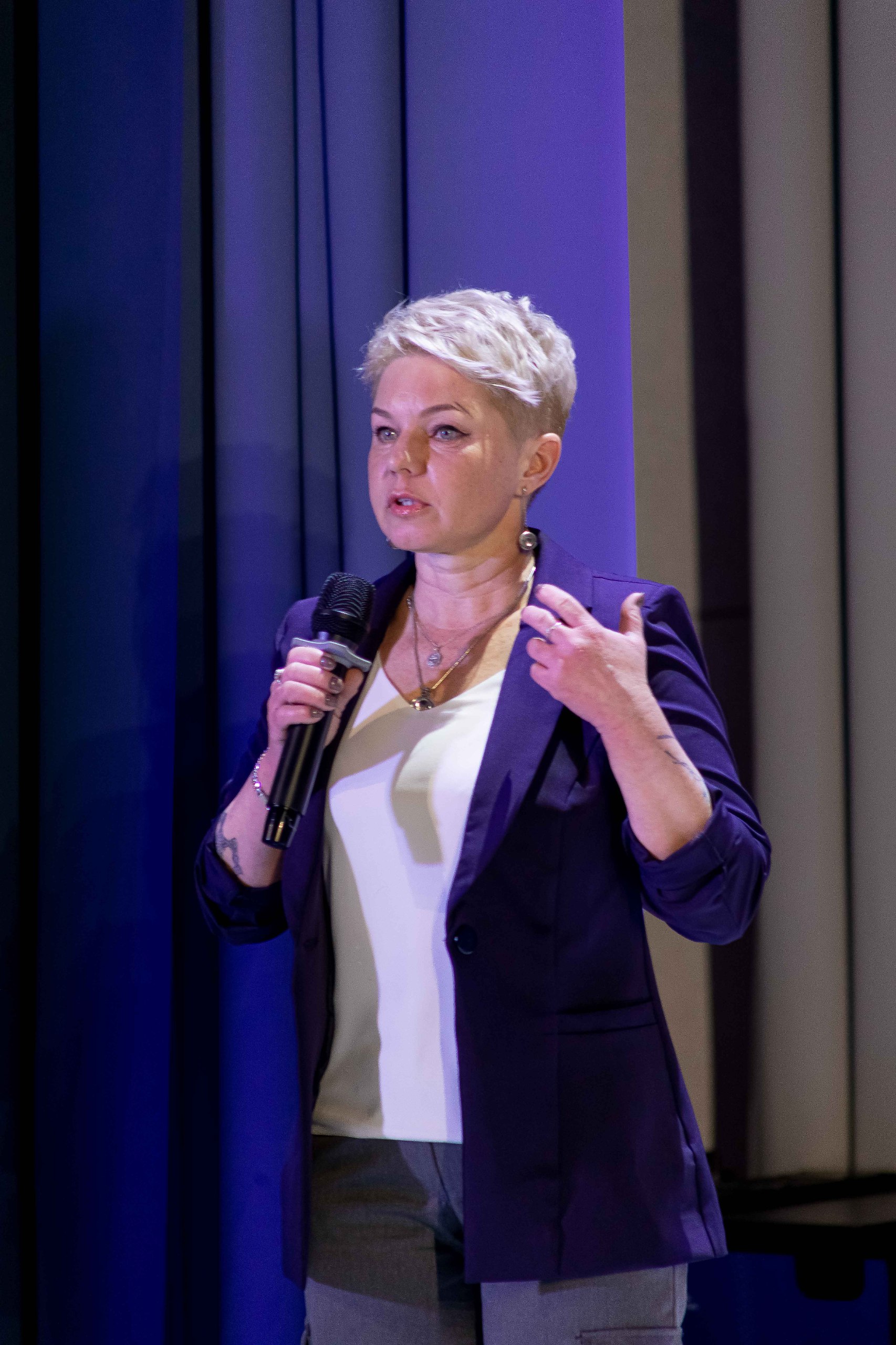 Не блинами едиными: 8 марта в Горно-Алтайске отметили чемпионатом по бодибилдингу