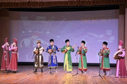 С профессиональным праздником поздравляю работников бытового обслуживания и ЖКХ!