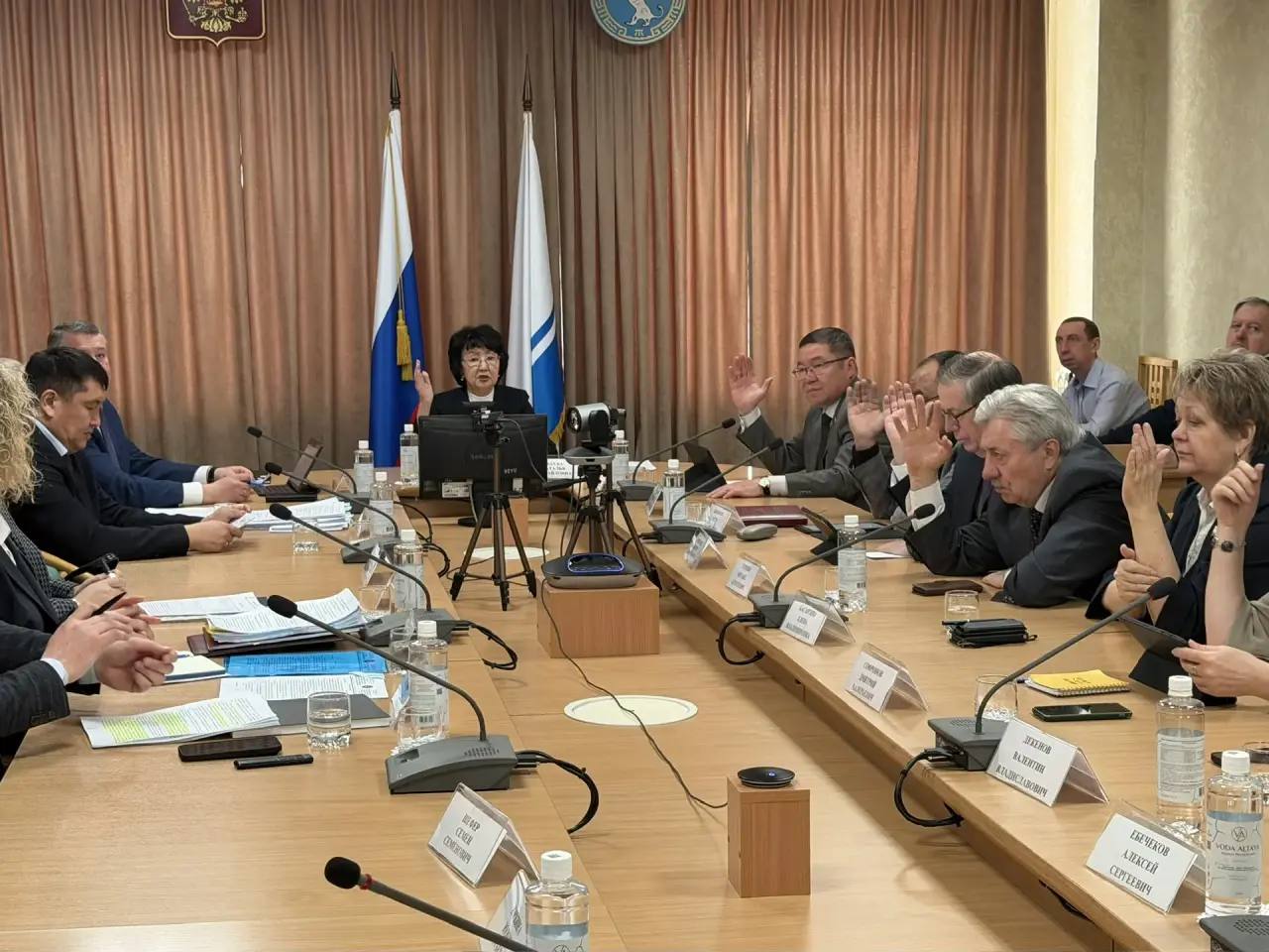 Комитеты Госссобрания – Эл Курултай проводят предсессионные заседания