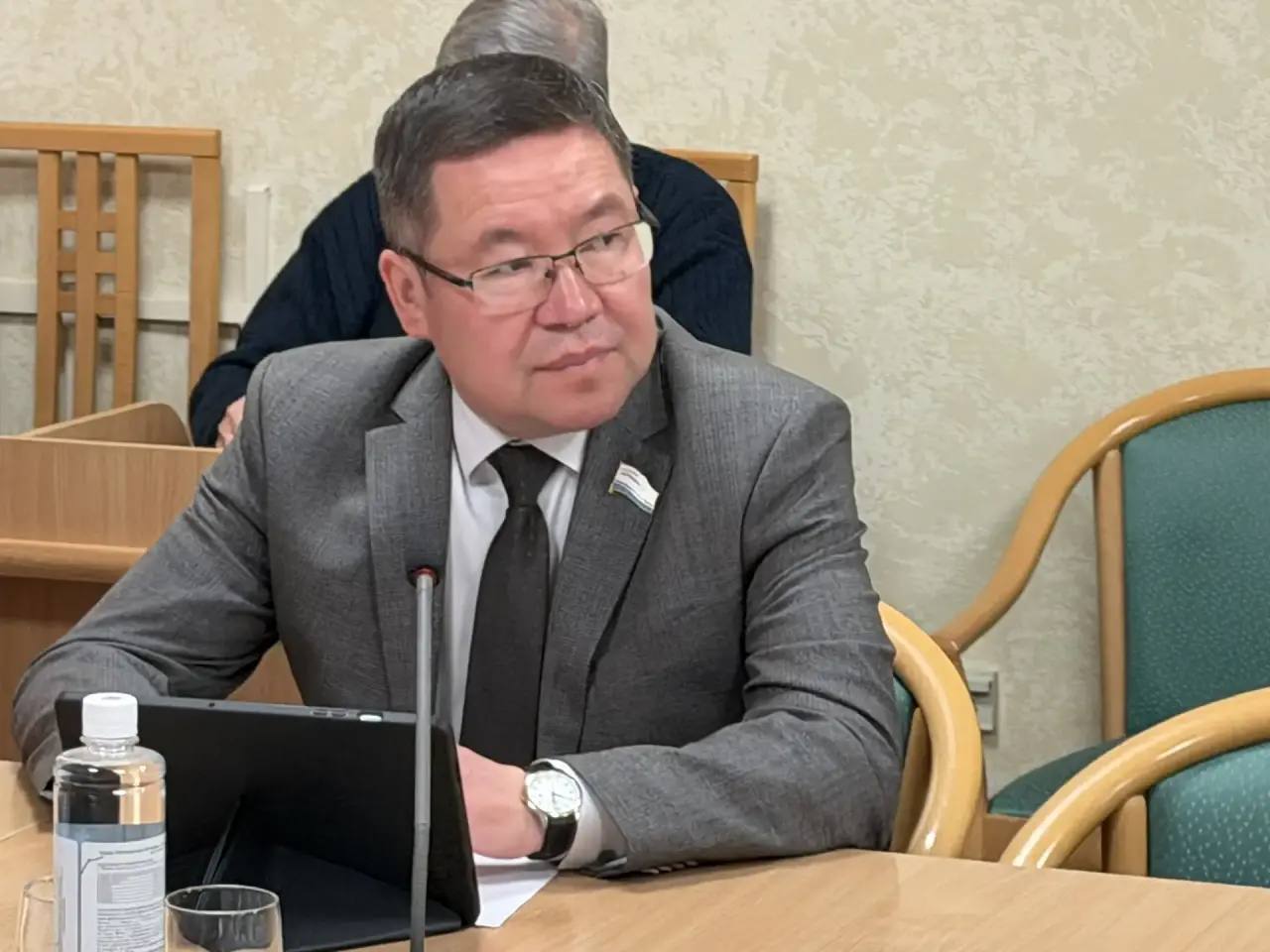 Комитеты Госссобрания – Эл Курултай проводят предсессионные заседания Комитеты Госссобрания – Эл Курултай проводят предсессионные заседания