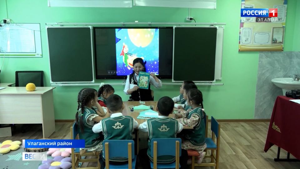 8 педагогов стали участниками конкурса "Учитель алтайского языка и литературы"