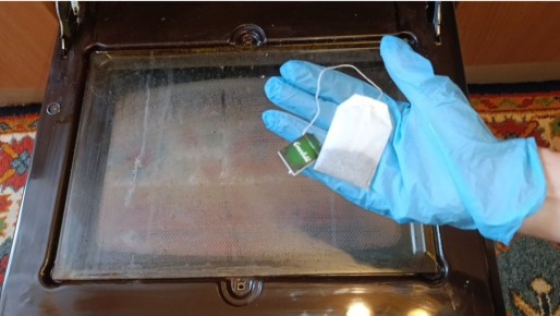 Эффективные методы очищения стекла духовки без химии