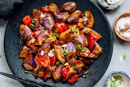 Китайские баклажаны с помидорами: нежное сочетание вкусов для легкого ужина