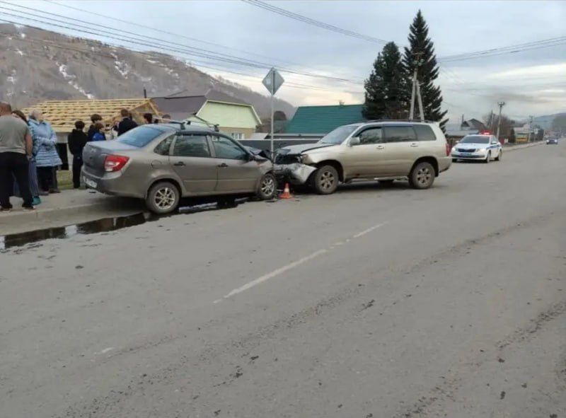 5 ������ ����� 19:00 � ������ ���� �226/1 �� ����� ������ ����������� ���������� Toyota Highlander � ���� ������