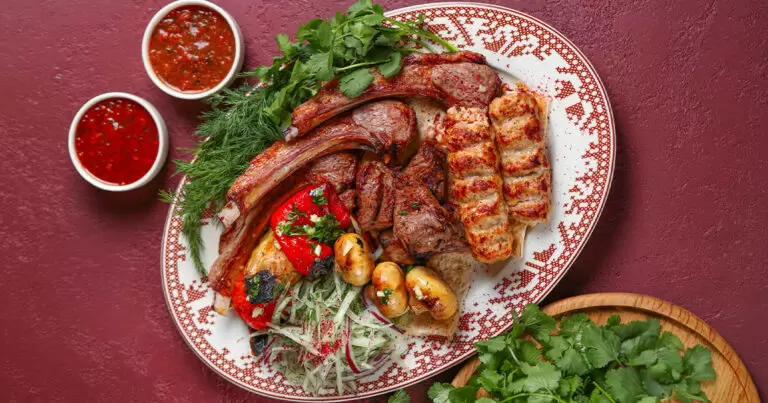 Баранина и хачапури: весенние угощения в «Папа Хинкали» на Новослободской