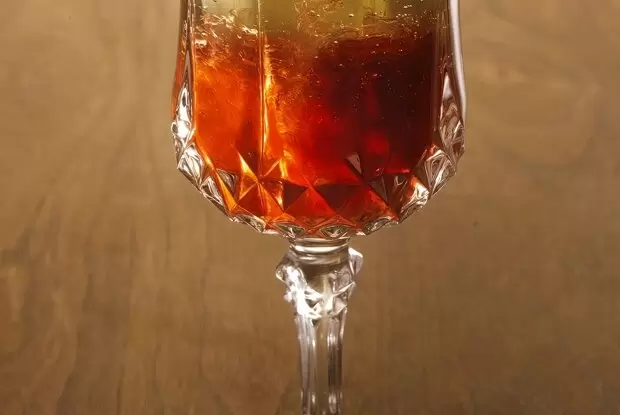 Изысканный коктейль «Кир-рояль»: как создать шедевр в бокале