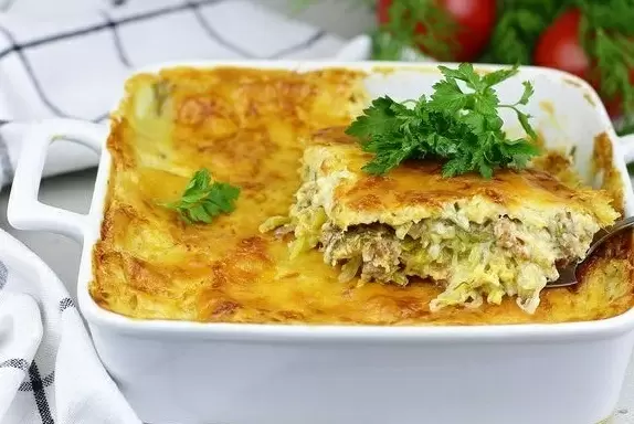 Сочная запеканка из кабачков с беконом: наслаждение в каждой порции