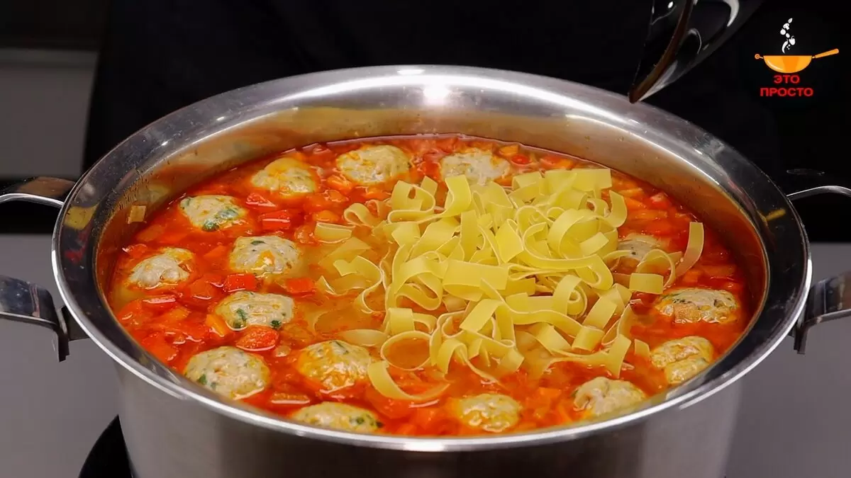 Секреты устойчивой лапши в супе