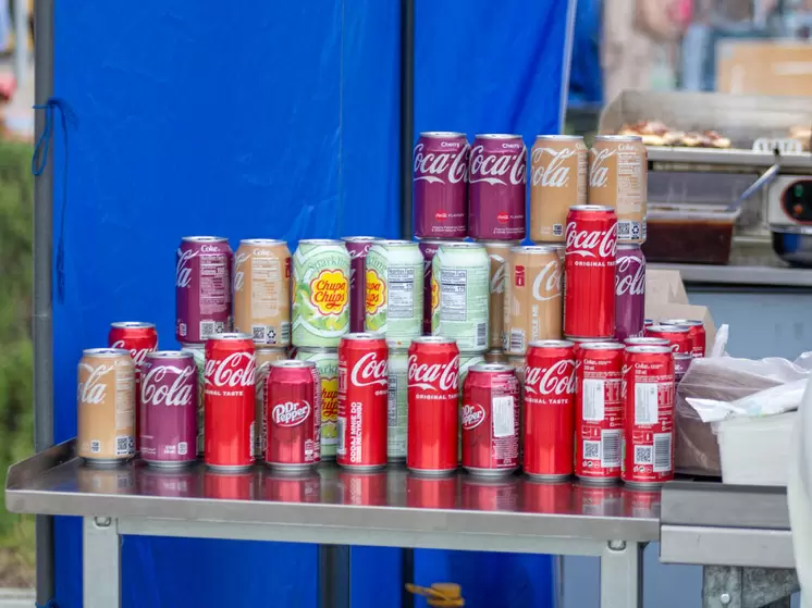 Эксперт предупреждает: газировка и энергетики могут привести к зависимости