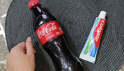 Как кола и зубная паста помогают вернуть сковородам первозданный вид