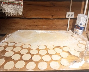 Пельмени на Новый год: секреты идеального теста и начинки