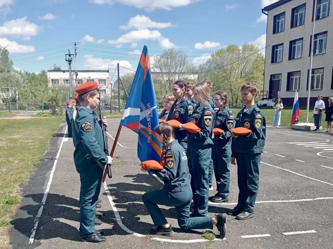 Прощание с кадетским знаменем Прощание с кадетским знаменем