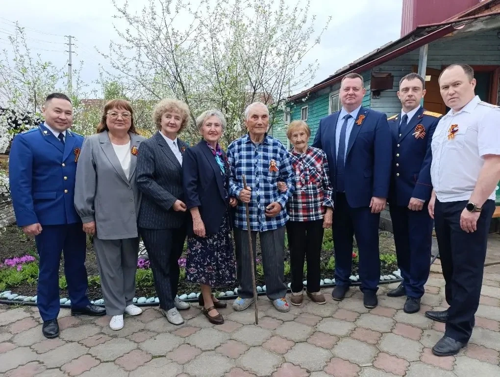 В преддверии Дня Победы прокурор Майминского района посетил тружеников тыла В преддверии Дня Победы прокурор Майминского района посетил тружеников тыла