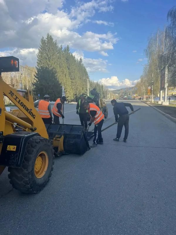 Ремонт дорог продолжается в Горно-Алтайске, рассказала мэр Ольга Сафронова Ремонт дорог продолжается в Горно-Алтайске, рассказала мэр Ольга Сафронова