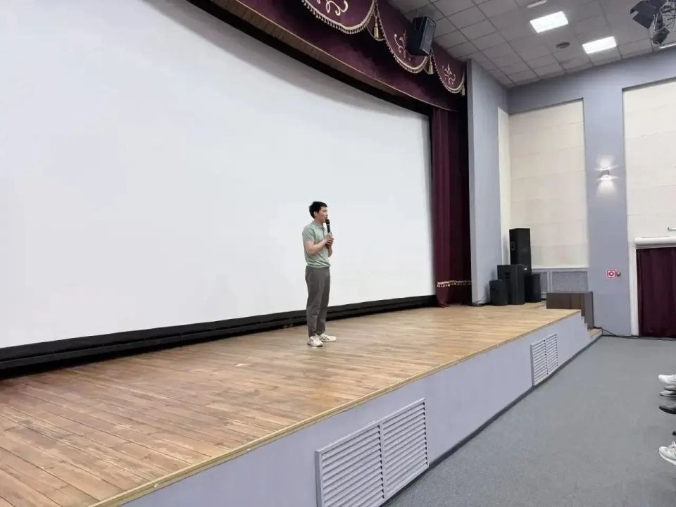 В кинотеатре «Голубой Алтай» прошли показы фильмов якутских режиссёров В кинотеатре «Голубой Алтай» прошли показы фильмов якутских режиссёров