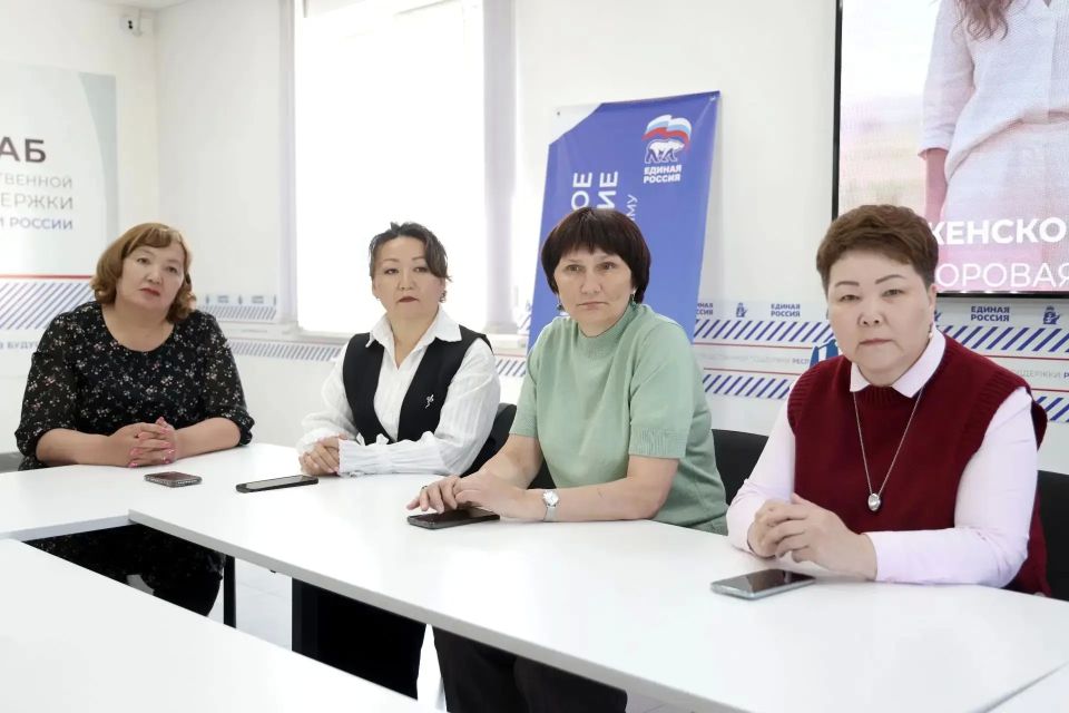 Первый вице-спикер республиканского парламента, координатор регионального партийного проекта «Женское движение Единой России» Татьяна Гигель провела встречу со слушателями второго потока школы поддержки семей участников СВО... Первый вице-спикер республиканского парламента, координатор регионального партийного проекта «Женское движение Единой России» Татьяна Гигель провела встречу со слушателями второго потока школы поддержки семей участников СВО...