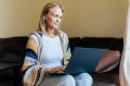 Еще одна жертва интернет-любви в Республике Алтай лишилась денег – их у доверчивой сельчанки выманил аферист