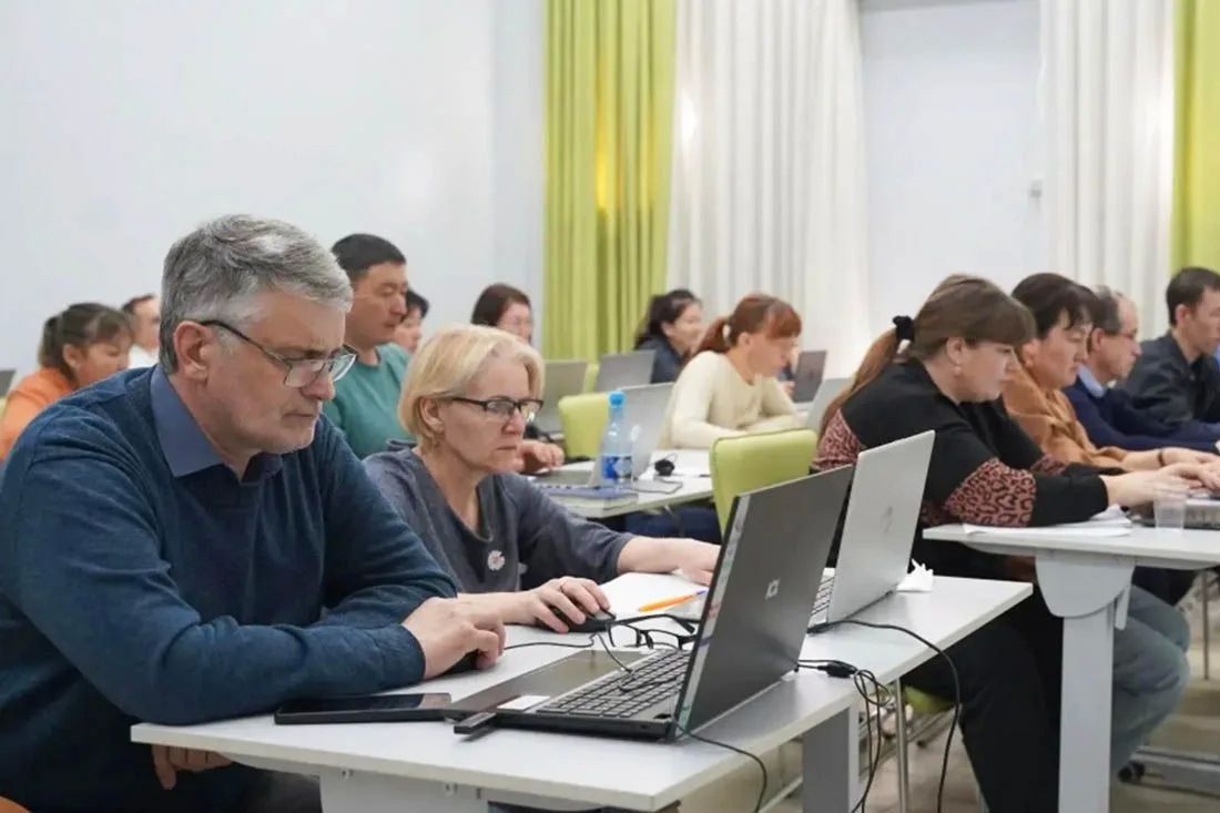 С начала года благодаря нацпроекту 85 педагогов региона освоили передовые технологии С начала года благодаря нацпроекту 85 педагогов региона освоили передовые технологии