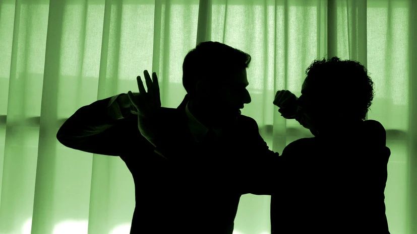 В Горно-Алтайске ранее судимый мужчина на почве ревности угрожал убийством сожителю своей бывшей девушки