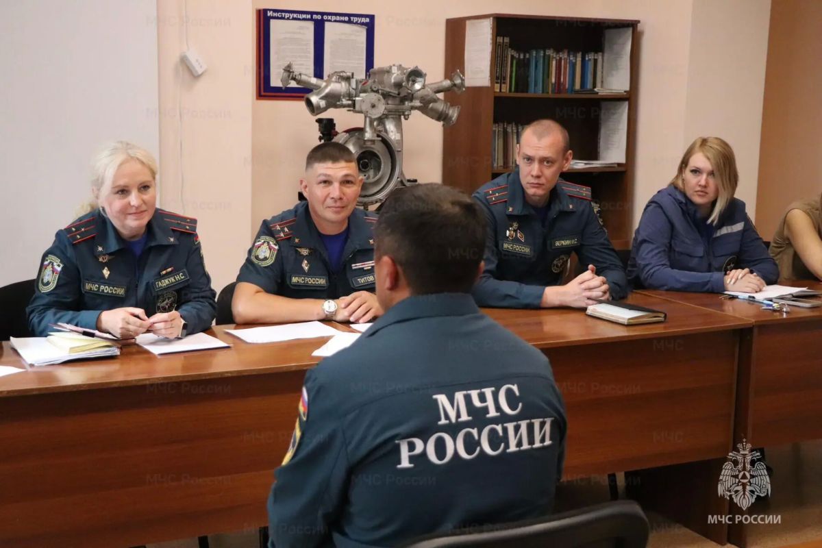 Пожарные успешно прошли квалификационную аттестацию Пожарные успешно прошли квалификационную аттестацию