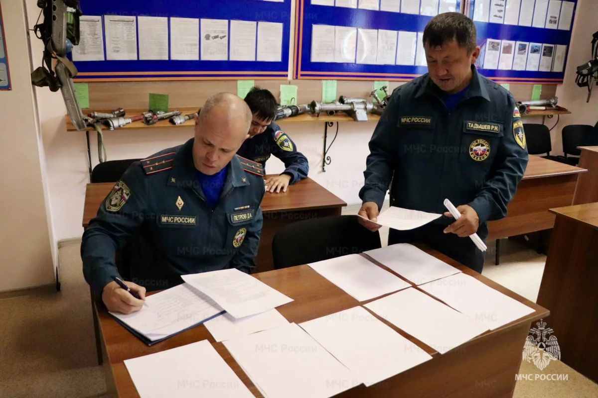 Пожарные успешно прошли квалификационную аттестацию Пожарные успешно прошли квалификационную аттестацию