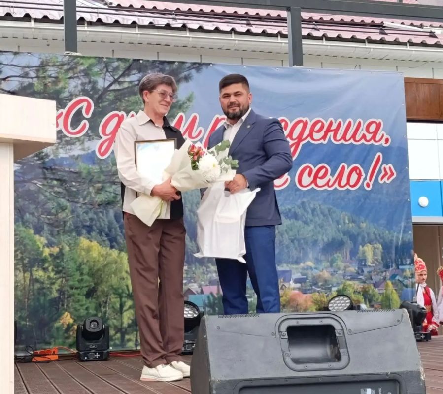 Депутат Максим Анисимов принял участие в праздничных мероприятиях, посвящённых 170-летию села Манжерок Депутат Максим Анисимов принял участие в праздничных мероприятиях, посвящённых 170-летию села Манжерок