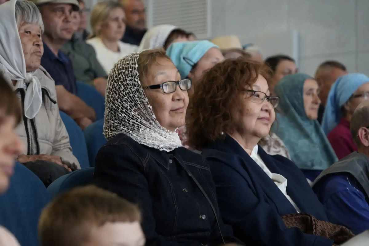 Приняла участие в юбилейных торжествах, посвященных 100-летию со дня блаженной кончины святителя Макария, митрополита Московского и Коломенского, а также десятилетия перенесения его честных мощей в ГорноАлтайск Приняла участие в юбилейных торжествах, посвященных 100-летию со дня блаженной кончины святителя Макария, митрополита Московского и Коломенского, а также десятилетия перенесения его честных мощей в ГорноАлтайск