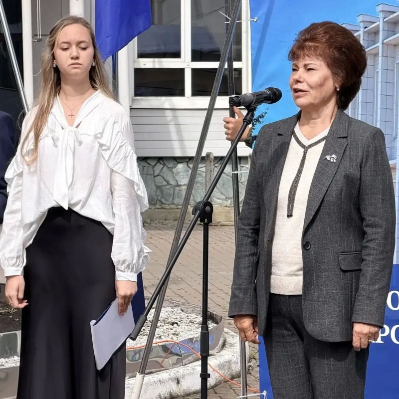 Первый заместитель председателя парламента Татьяна Гигель приняла участие в торжественной линейке в Горно-Алтайском государственном университете Первый заместитель председателя парламента Татьяна Гигель приняла участие в торжественной линейке в Горно-Алтайском государственном университете