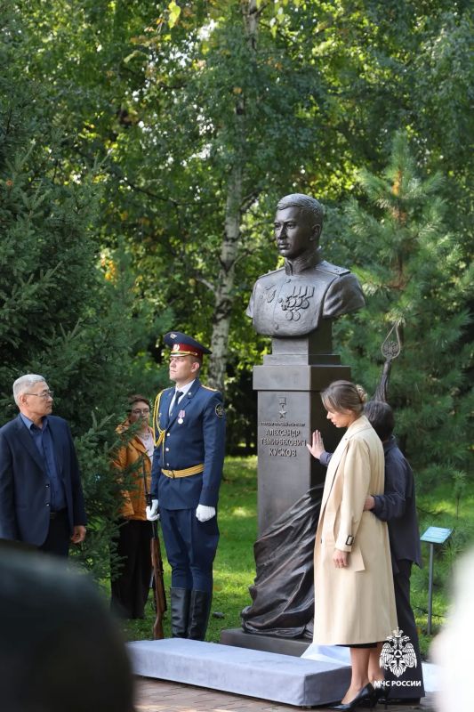 Сотрудники Главного управления приняли участие в памятных мероприятиях в Горно-Алтайске