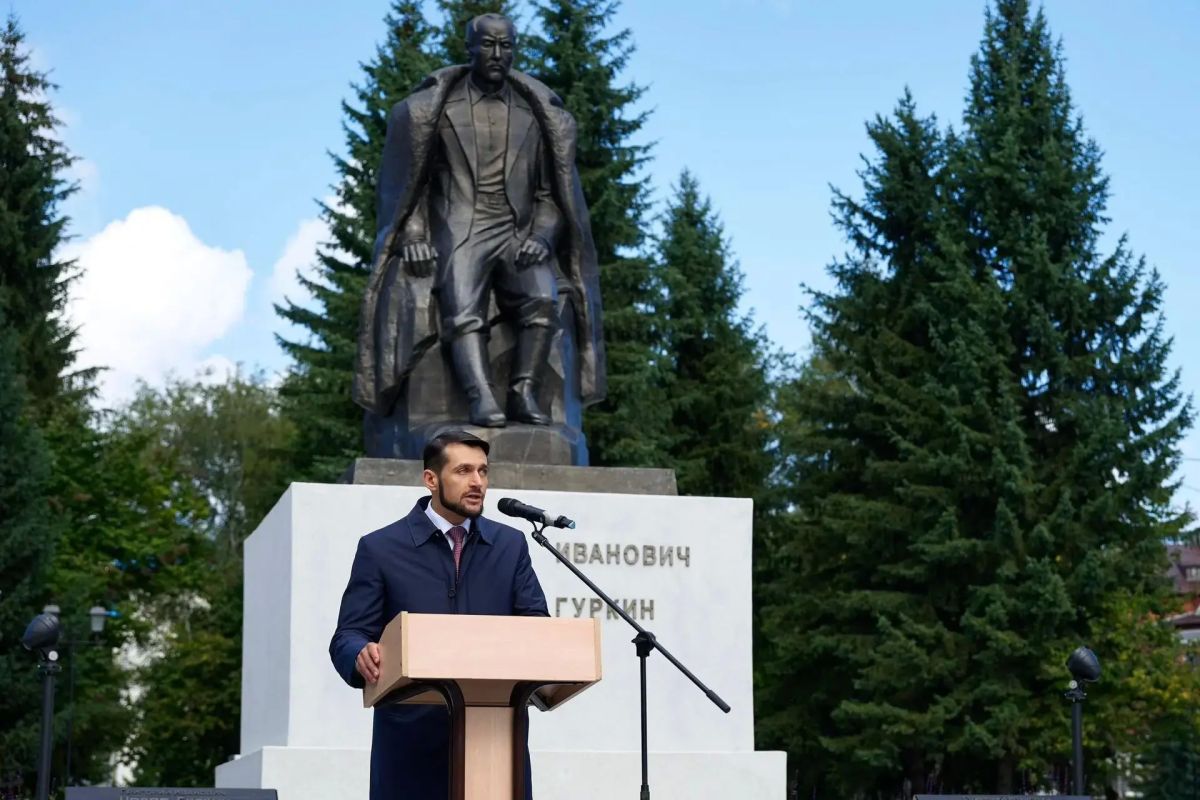 В Горно-Алтайске открыт после благоустройства Сквер имени Г.И. Чорос-Гуркина В Горно-Алтайске открыт после благоустройства Сквер имени Г.И. Чорос-Гуркина