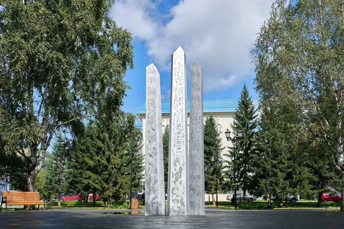 В Горно-Алтайске открыт после благоустройства Сквер имени Г.И. Чорос-Гуркина В Горно-Алтайске открыт после благоустройства Сквер имени Г.И. Чорос-Гуркина