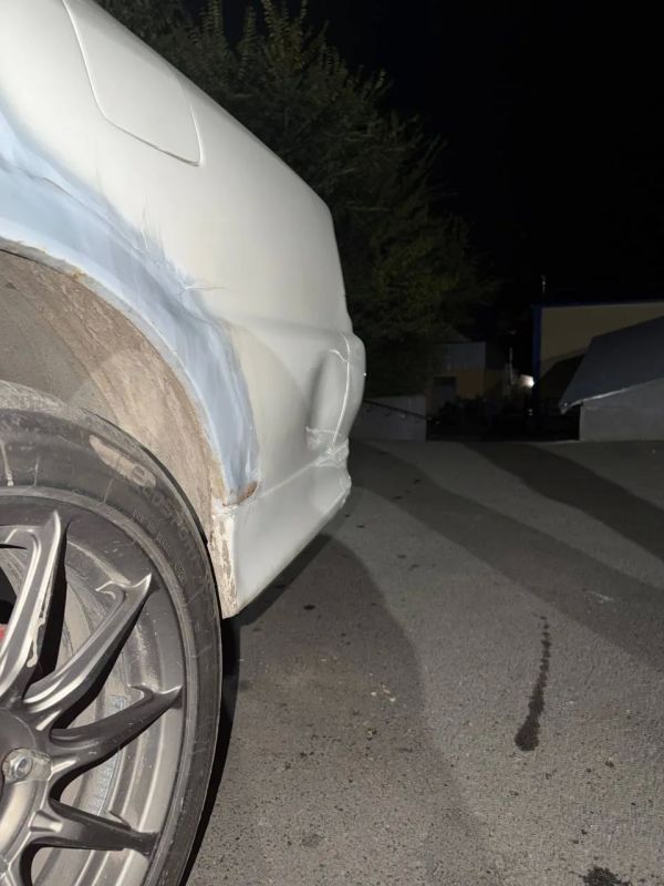 Сегодня по адресу Панфиловцев, 15, примерно в 19:00–23:30 кто-то врезался в припаркованный Чайзер 100 и скрылся Сегодня по адресу Панфиловцев, 15, примерно в 19:00–23:30 кто-то врезался в припаркованный Чайзер 100 и скрылся