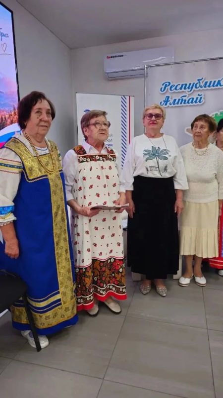 В Штабе общественной поддержки «Единой России» прошёл праздник урожая «Золотая осень» В Штабе общественной поддержки «Единой России» прошёл праздник урожая «Золотая осень»