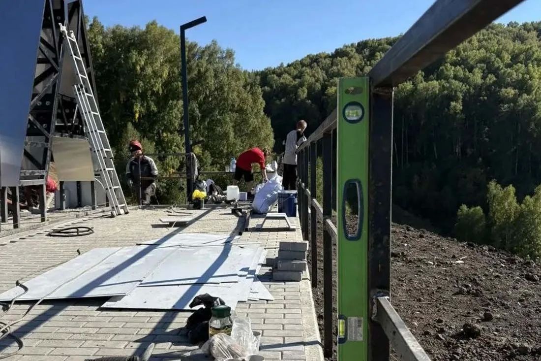 В Майме завершается благоустройство новой смотровой площадки В Майме завершается благоустройство новой смотровой площадки