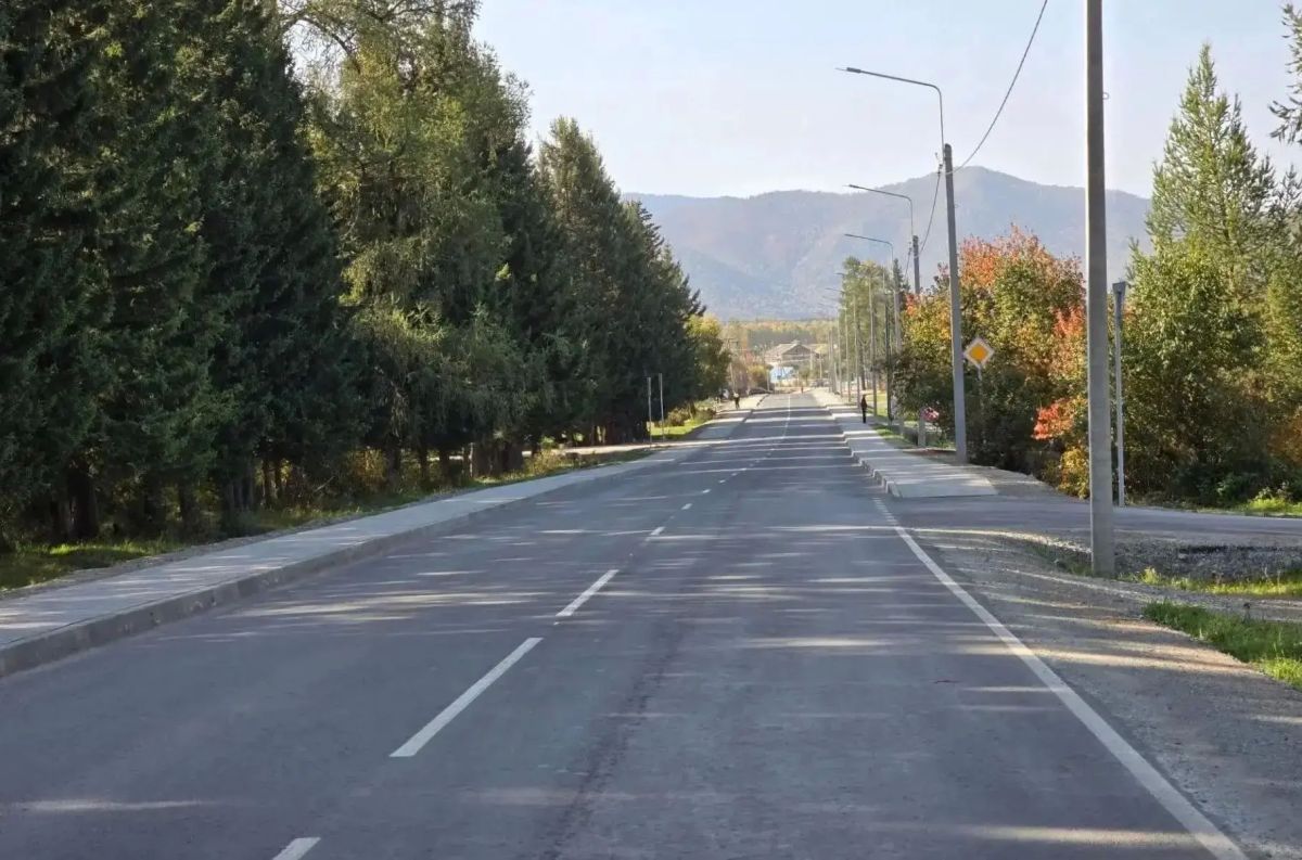В Усть-Коксе открыли обновлённый участок дороги на Мараловодку В Усть-Коксе открыли обновлённый участок дороги на Мараловодку