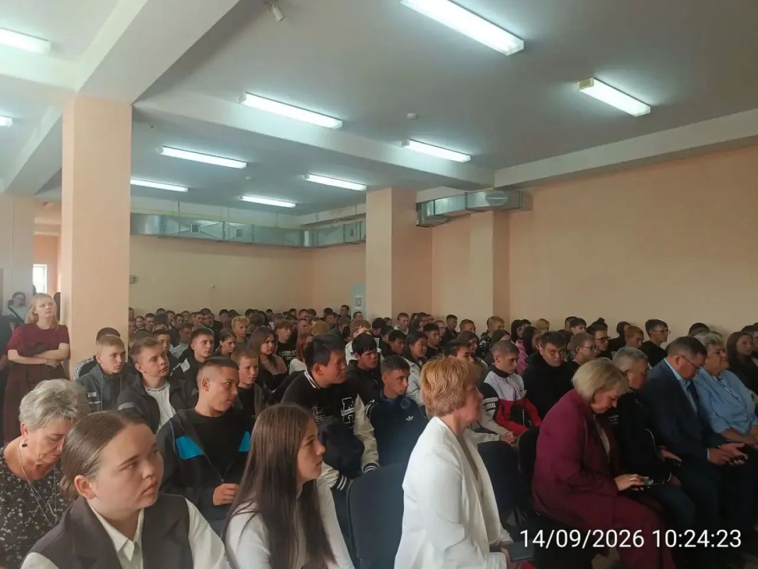 Студенты Усть-Коксинского техникума отраслевых технологий приняли участие во встрече в рамках проекта «Диалоги с Героями» Студенты Усть-Коксинского техникума отраслевых технологий приняли участие во встрече в рамках проекта «Диалоги с Героями»