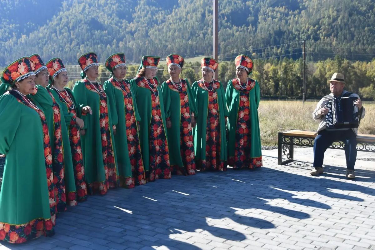 В рамках праздничных и торжественных мероприятий, посвященных 400-летию Онгудая, открыли аилмузей «Чадыр» — проект Центра культуры Онгудайского района, где каждый сможет познакомиться с бытом алтайского народа В рамках праздничных и торжественных мероприятий, посвященных 400-летию Онгудая, открыли аилмузей «Чадыр» — проект Центра культуры Онгудайского района, где каждый сможет познакомиться с бытом алтайского народа