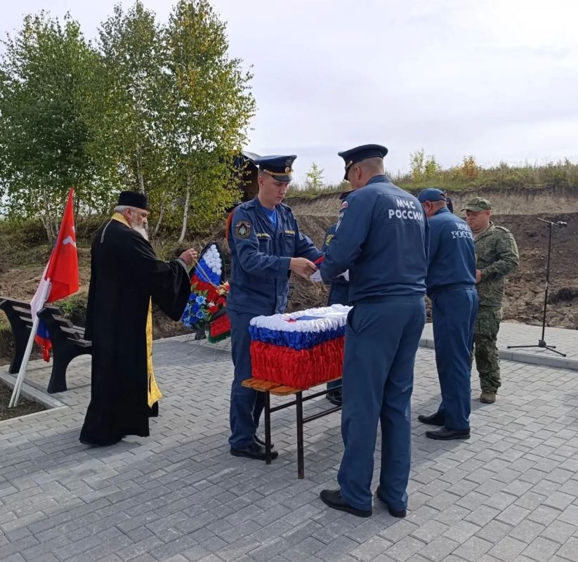 Сегодня на Аллее Славы в Майме состоялась церемония прощания с нашим земляком — участником Великой Отечественной войны, лейтенантом Николаем Васильевичем Суртаевым Сегодня на Аллее Славы в Майме состоялась церемония прощания с нашим земляком — участником Великой Отечественной войны, лейтенантом Николаем Васильевичем Суртаевым