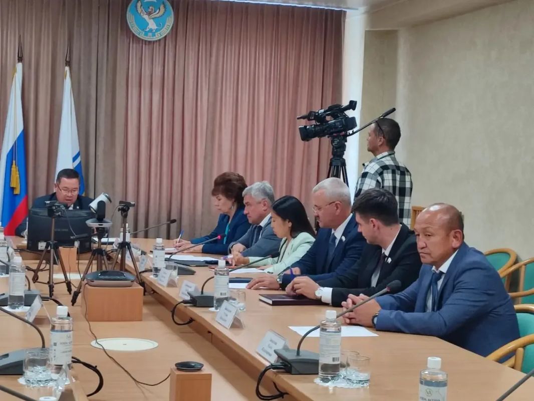 В региональном Парламенте прошло заседание Президиума Госсобрания - Эл Курултай РА В региональном Парламенте прошло заседание Президиума Госсобрания - Эл Курултай РА