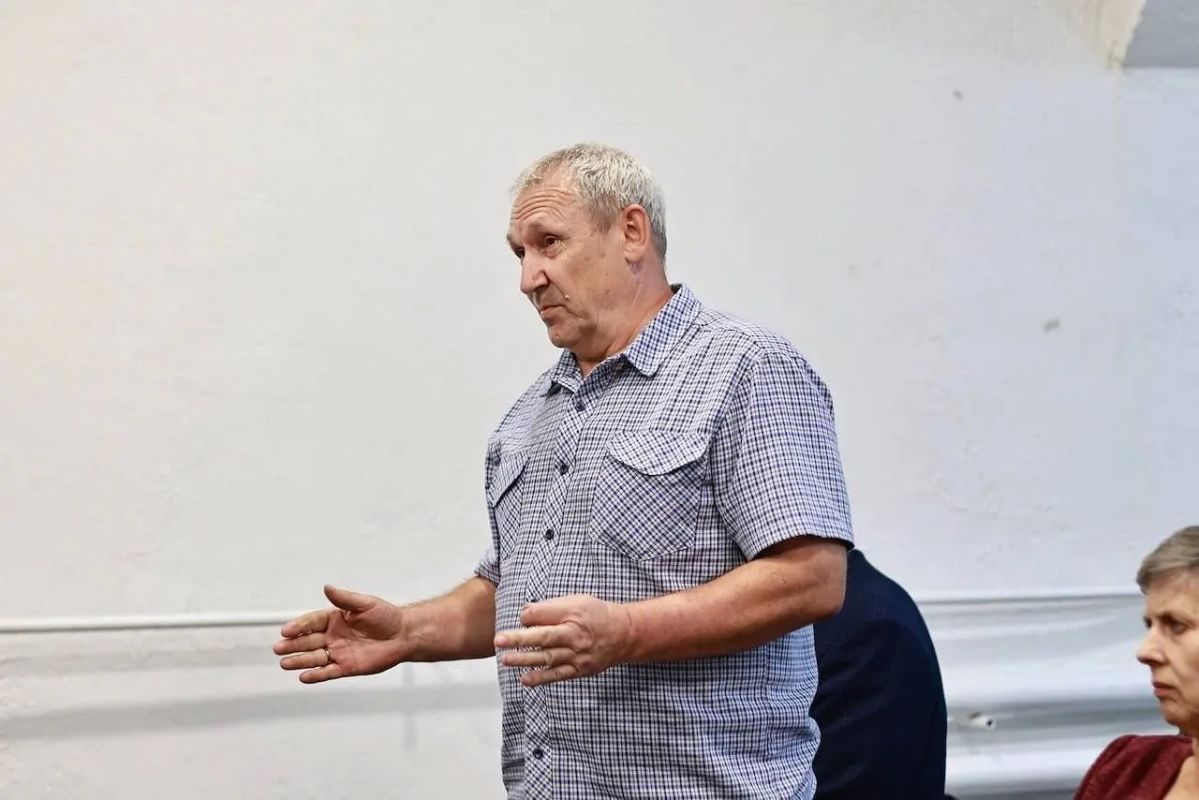Андрей Турчак встретился с коллективом «Горно-Алтайского ЖКХ» Андрей Турчак встретился с коллективом «Горно-Алтайского ЖКХ»