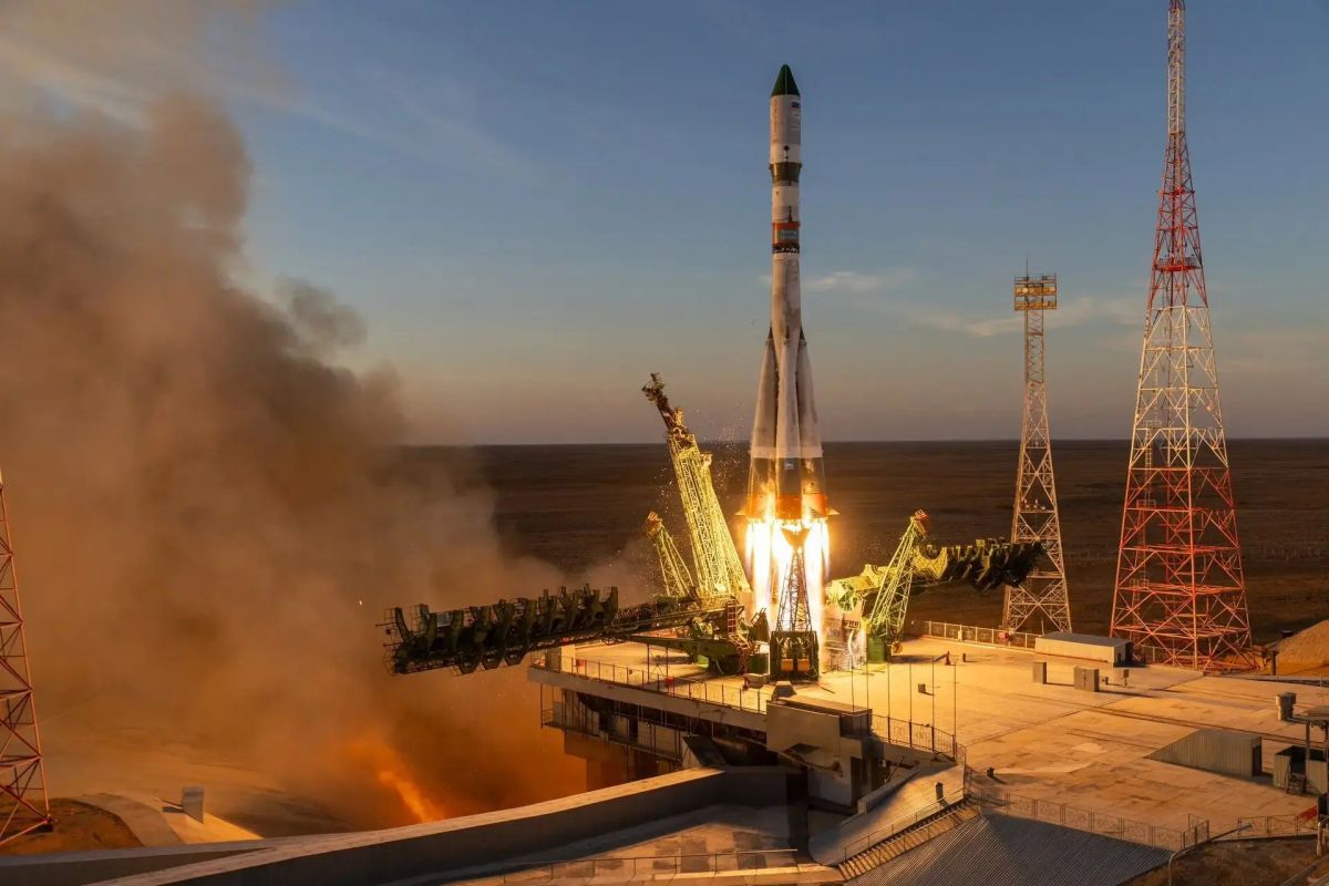 Вчера с космодрома Байконур стартовала ракета «Союз-2.1б» с грузовым кораблём «Прогресс МС-35» Вчера с космодрома Байконур стартовала ракета «Союз-2.1б» с грузовым кораблём «Прогресс МС-35»