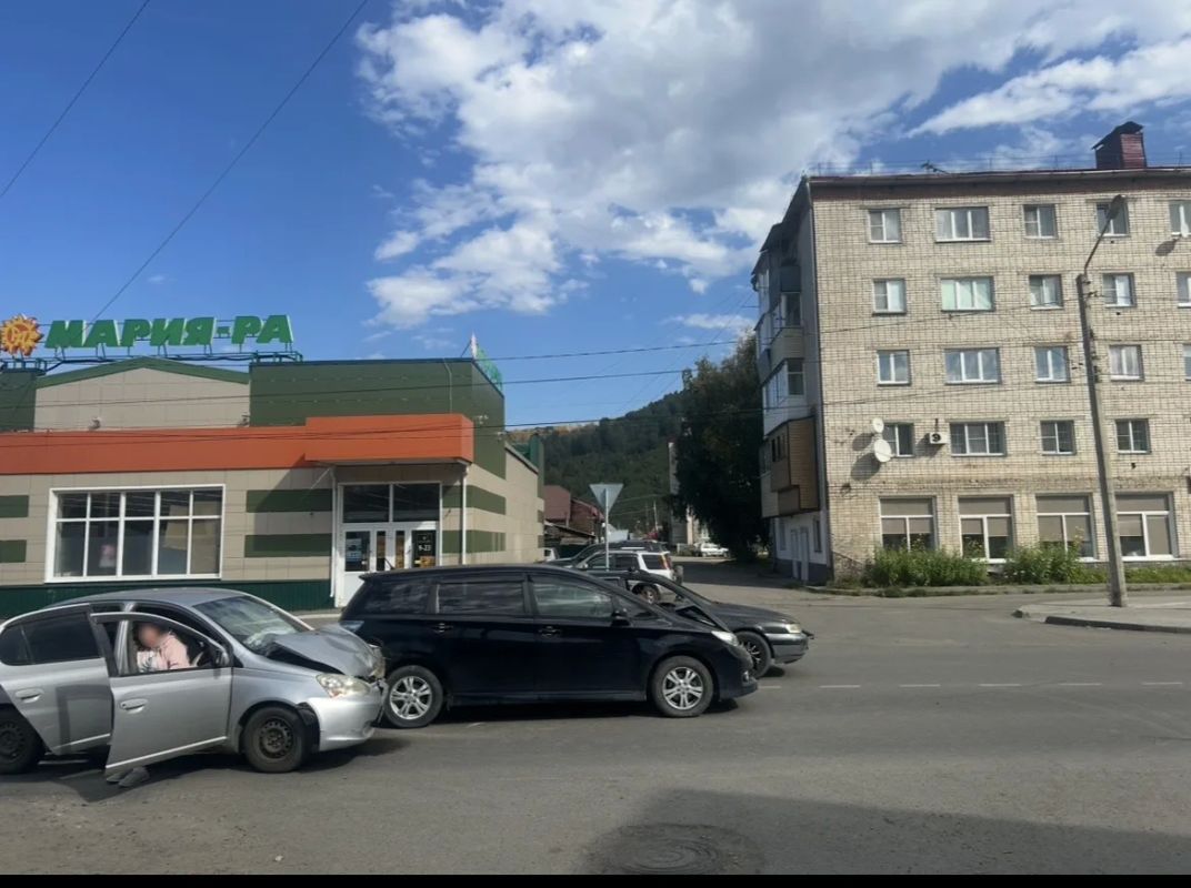 В Горно-Алтайске в результате 2 ДТП пострадали 5 человек В Горно-Алтайске в результате 2 ДТП пострадали 5 человек