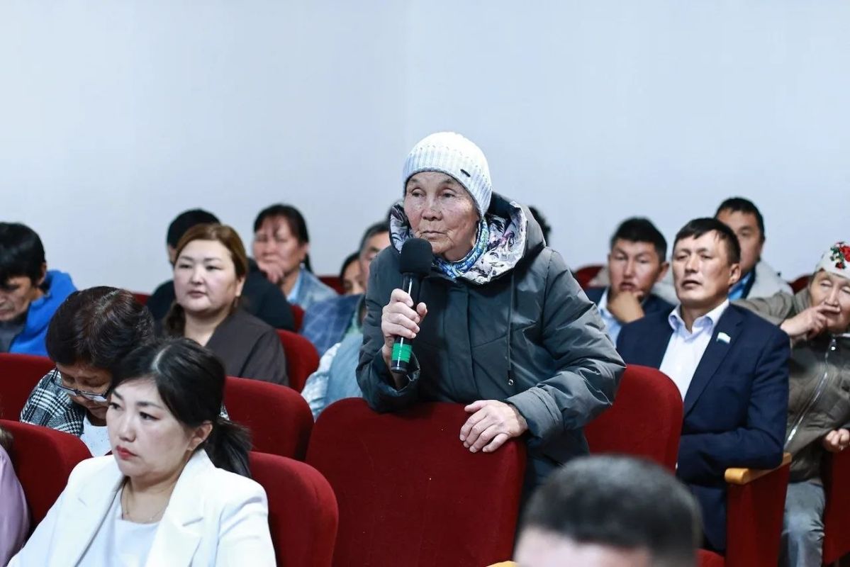На встрече с жителями Улагана обсудили водоснабжение, спорт, дрова и технологическое присоединение, рассказал Андрей Турчак На встрече с жителями Улагана обсудили водоснабжение, спорт, дрова и технологическое присоединение, рассказал Андрей Турчак