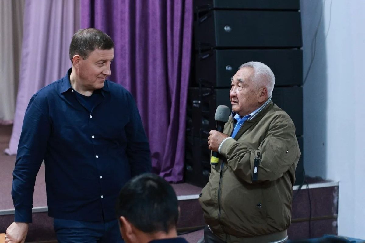 На встрече с жителями Улагана обсудили водоснабжение, спорт, дрова и технологическое присоединение, рассказал Андрей Турчак На встрече с жителями Улагана обсудили водоснабжение, спорт, дрова и технологическое присоединение, рассказал Андрей Турчак