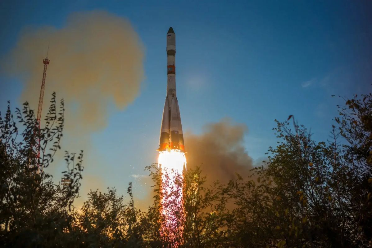 Вчера с космодрома Байконур стартовала ракета «Союз-2.1б» с грузовым кораблём «Прогресс МС-35» Вчера с космодрома Байконур стартовала ракета «Союз-2.1б» с грузовым кораблём «Прогресс МС-35»